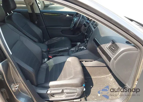 2017 Volkswagen Jetta Sel/Sel Premium from USA, damaged, VIN 3VWL17AJ5HM201912